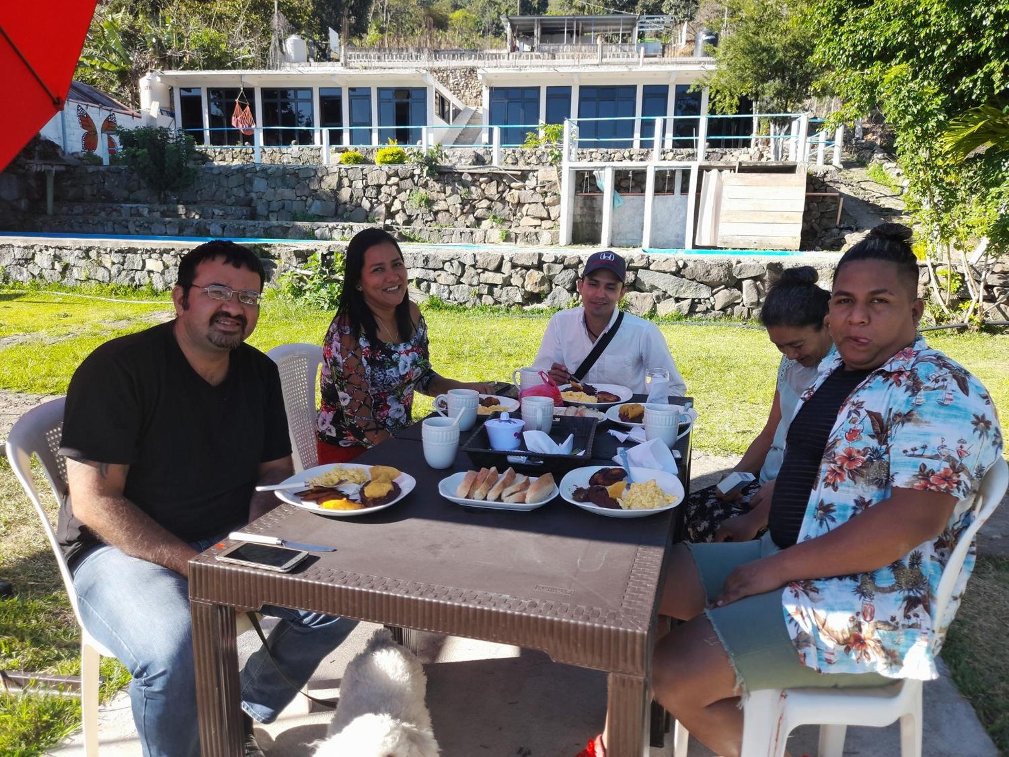 Hotel Porto Bello San Pedro La Laguna Bagian luar foto