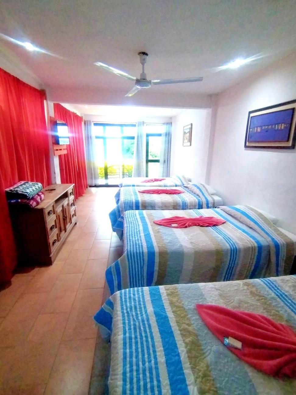 Hotel Porto Bello San Pedro La Laguna Bagian luar foto